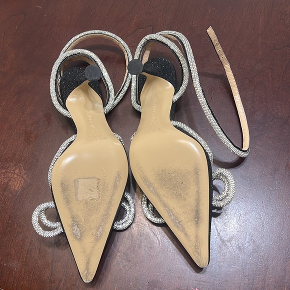 Mach and Mach Double Bow Pointed Toe Pump - Picture 4 of 7